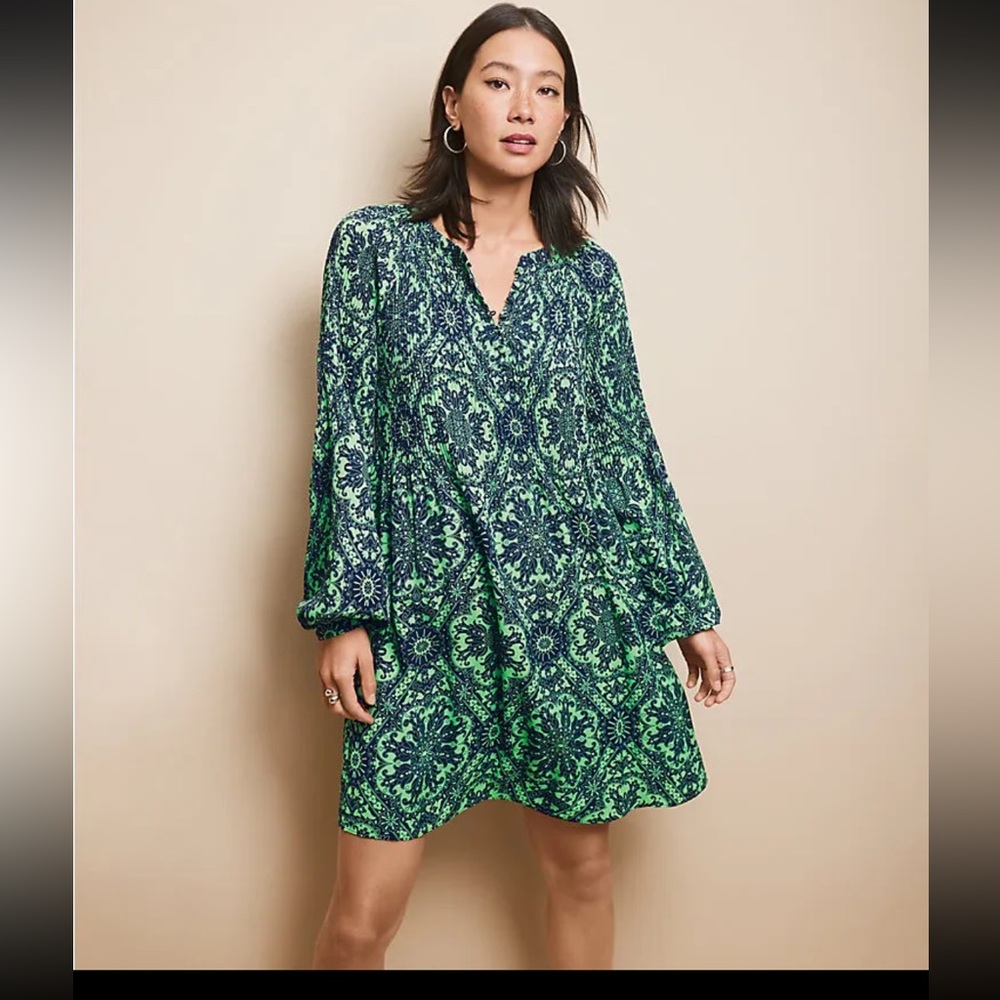 Loft TILE PLEATED SWING DRESS size large